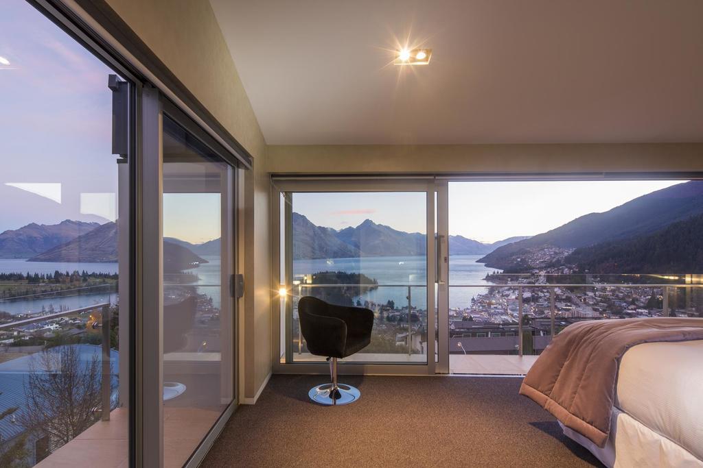 Villa De Luxe, A Relax It'S Done Luxury Holiday Home Distretto di Distretto di Queenstown Esterno foto