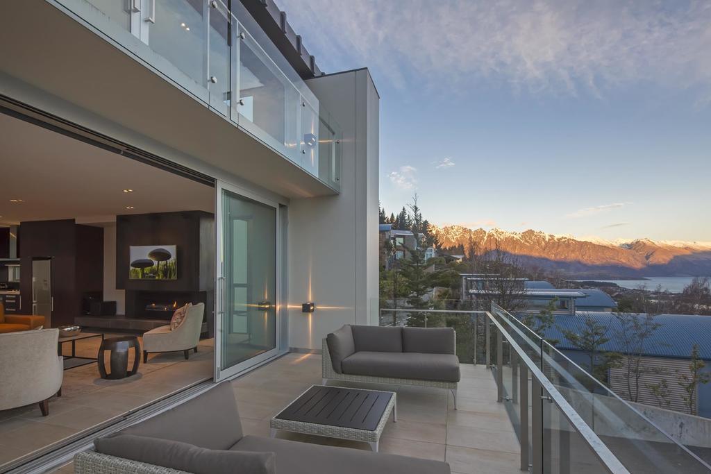 Villa De Luxe, A Relax It'S Done Luxury Holiday Home Distretto di Distretto di Queenstown Esterno foto